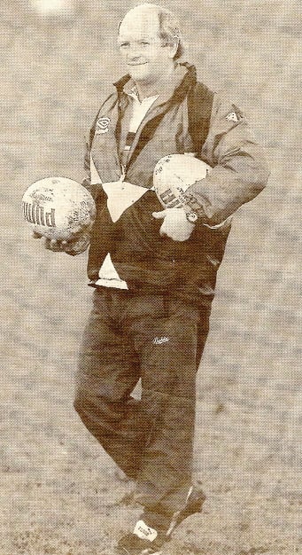 Brian Ashton ready for a Bath training session. Image credit: Bath Rugby Heritage; photographer not stated.