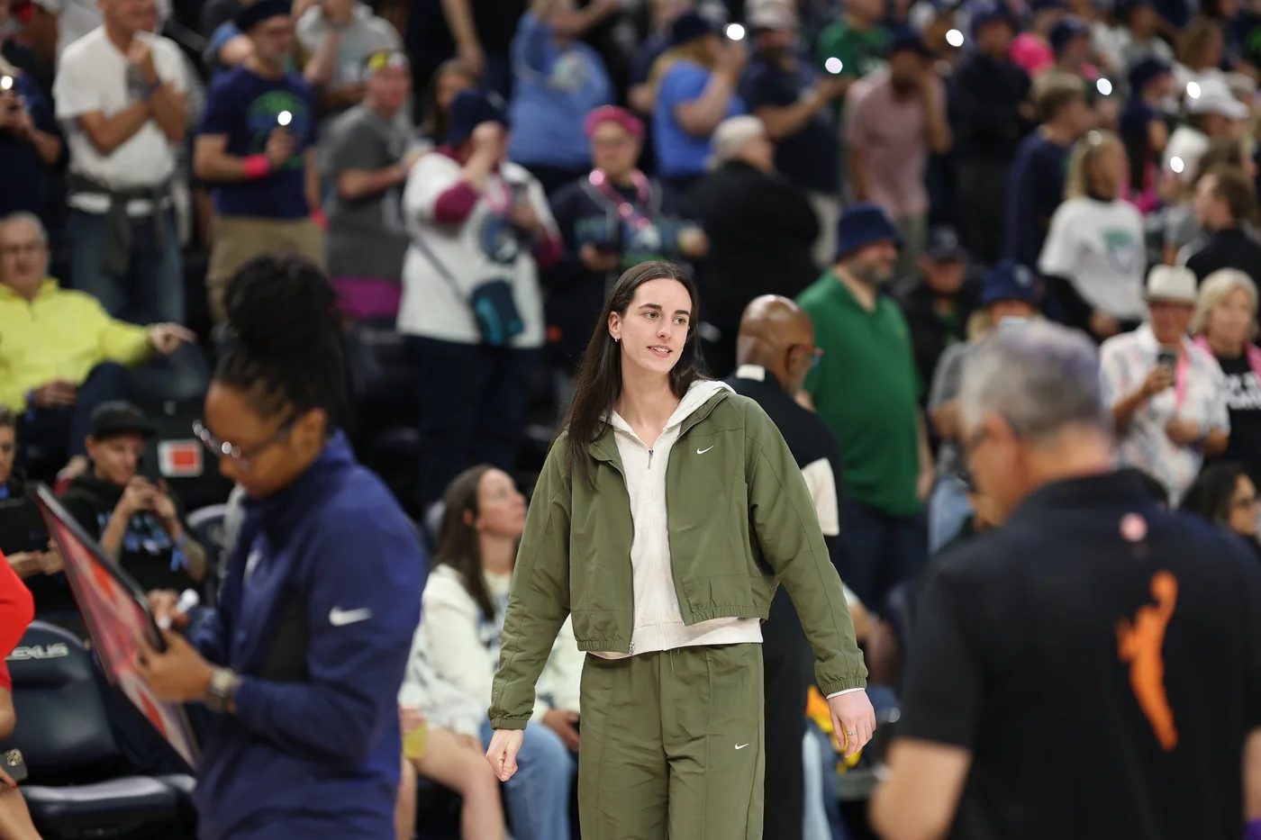 Caitlin Clark. Image credit: John Mac / John McClellan, CC BY-SA 4.0; displayed without content edits; licence: https://creativecommons.org/licenses/by-sa/4.0/; Resized where needed and converted to WebP; full frame retained